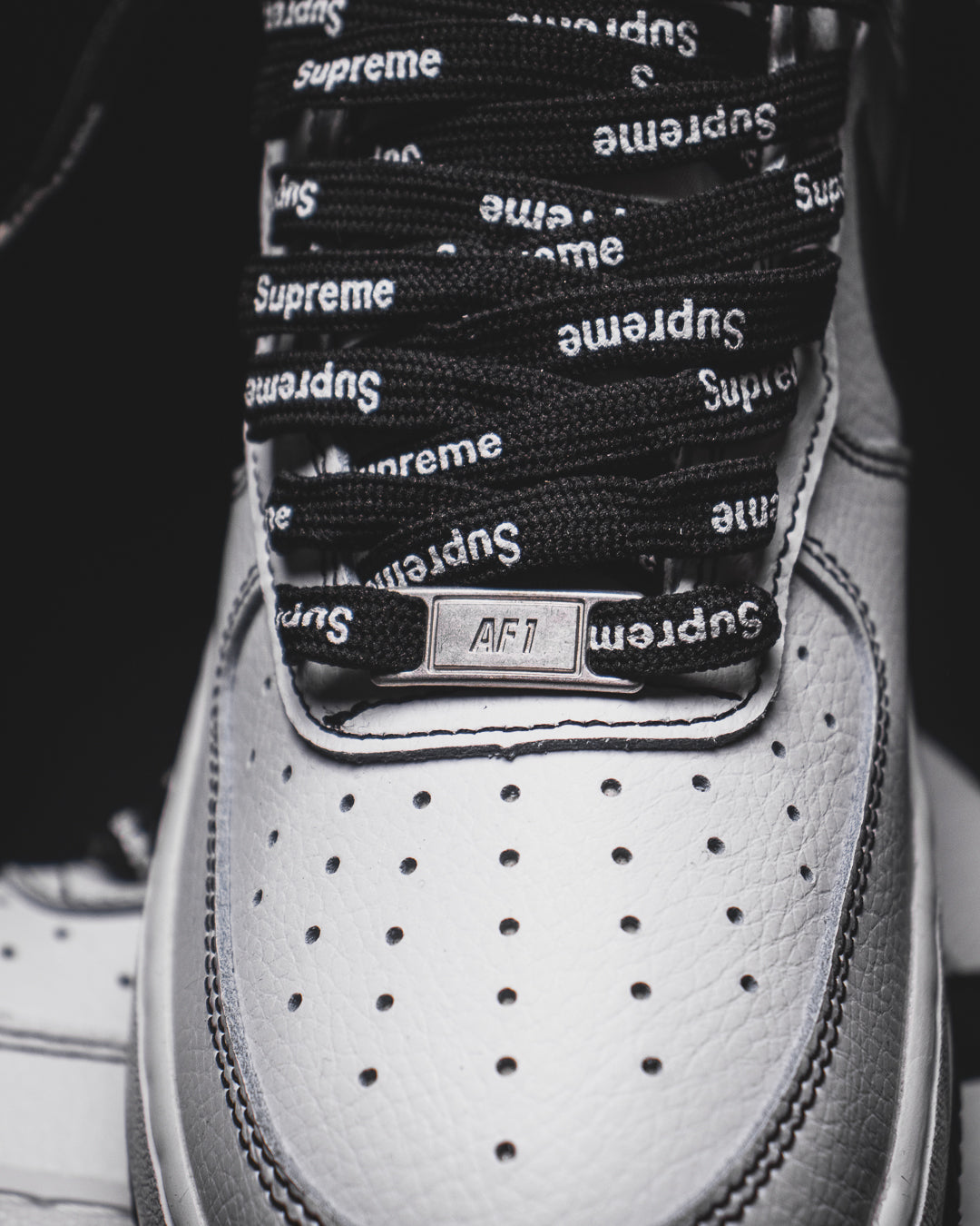 Nike Air Force One x Supreme