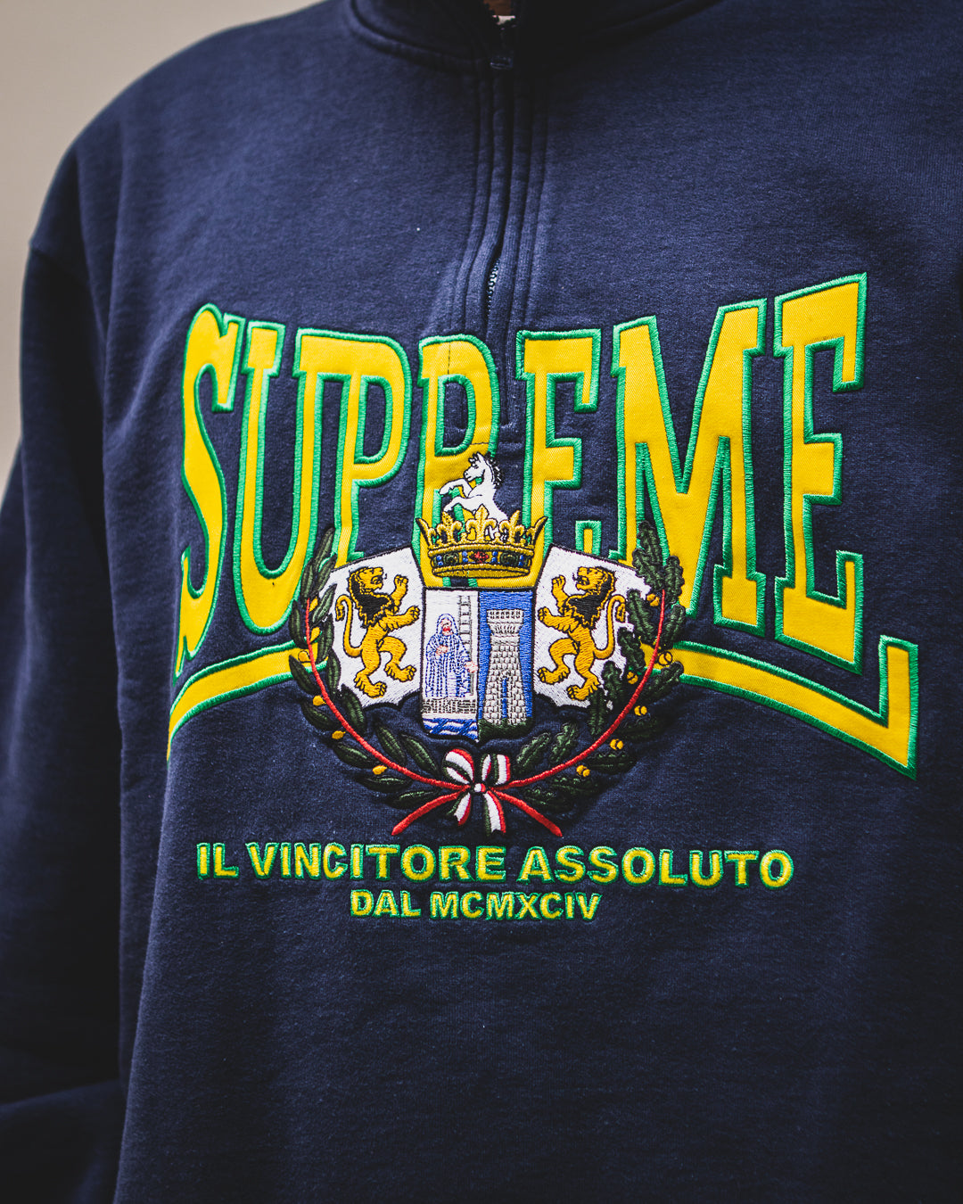SUPREME CREST APPLIQUE HALF AZUL