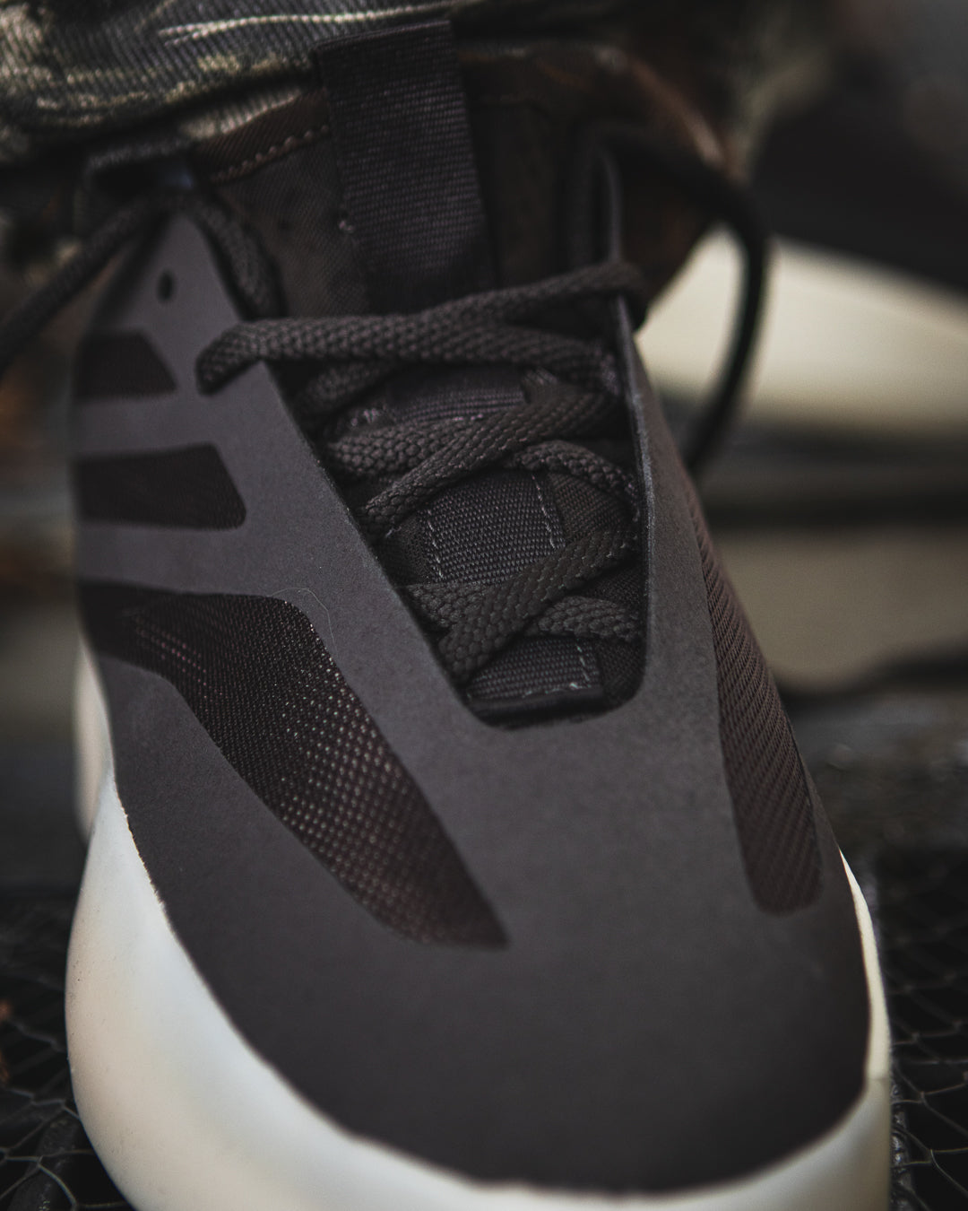 Athletics II Mid Night Brown de adidas x Fear of God