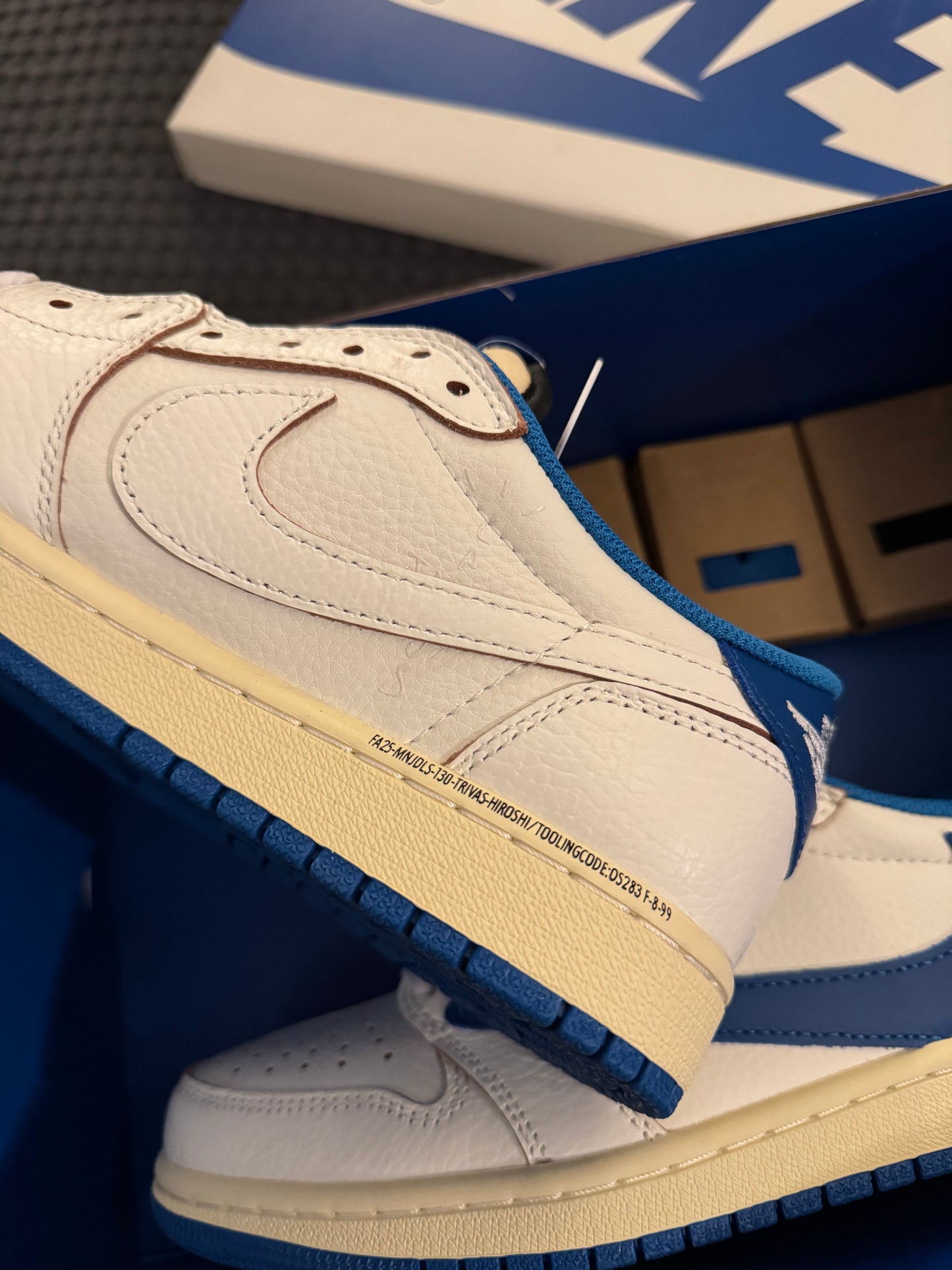 Air Jordan retro 1 travis scott x fragment