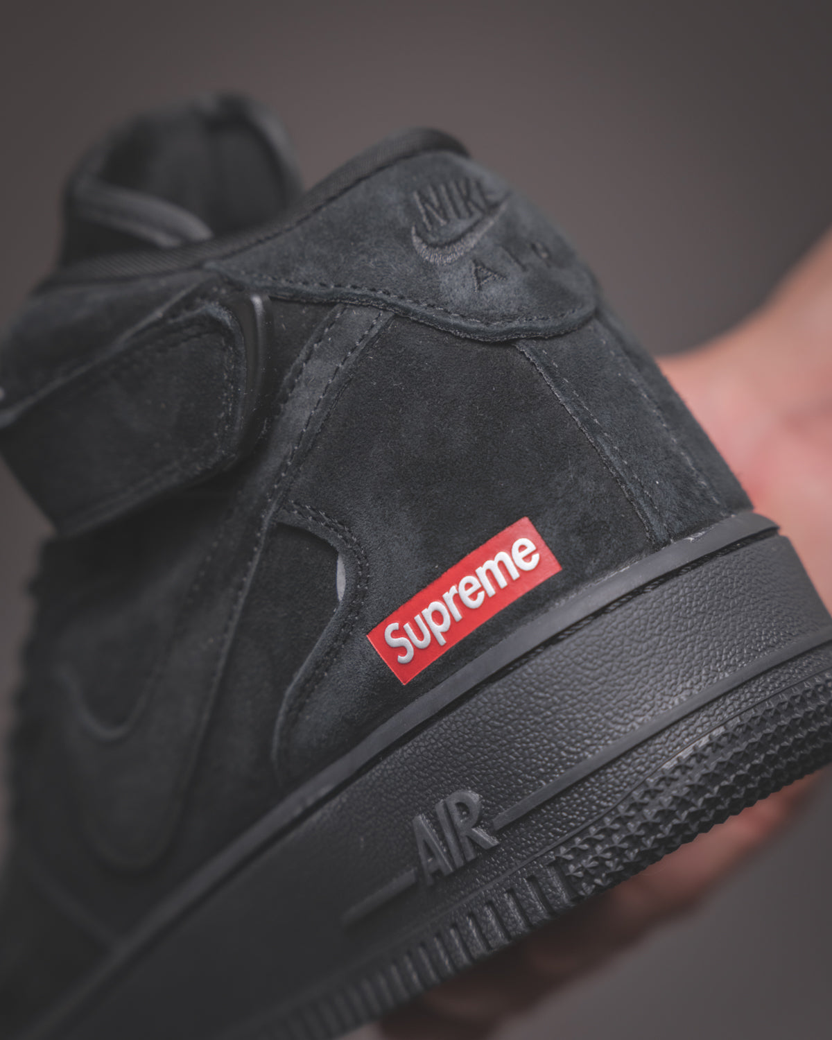 Nike Air Force 1 Mid Supreme Black