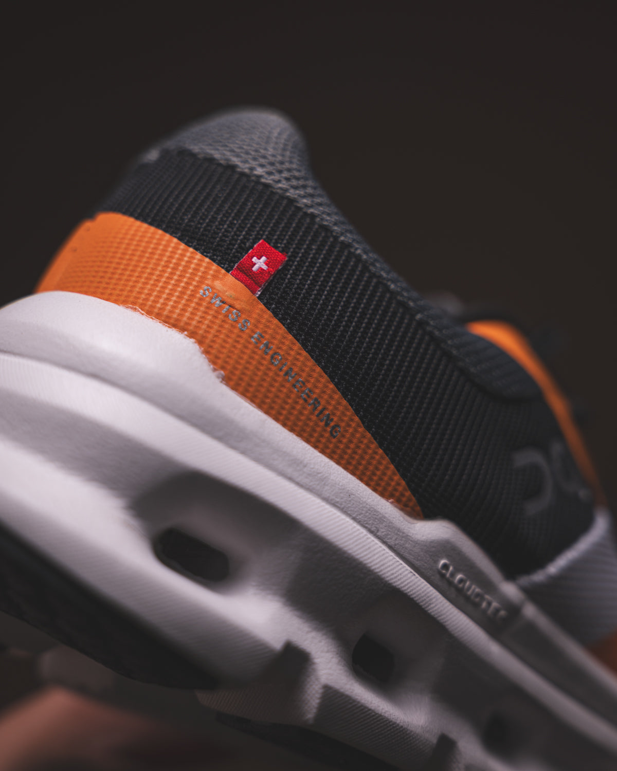 On Cloudrunner Orange/Grey