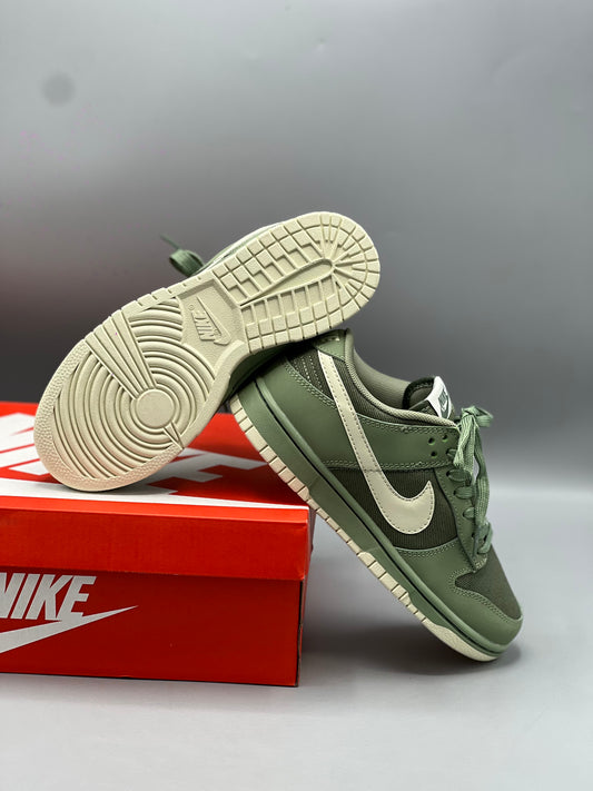 NIKE DUNK LOW RETRO PRM