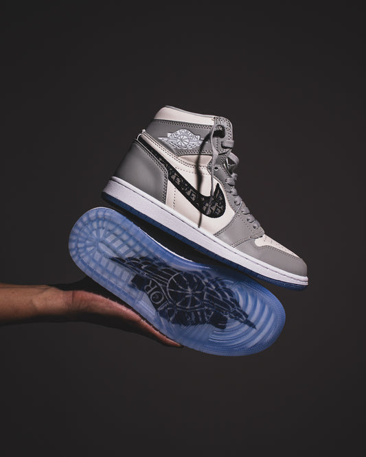 Air Jordan Retro 1 x Dior