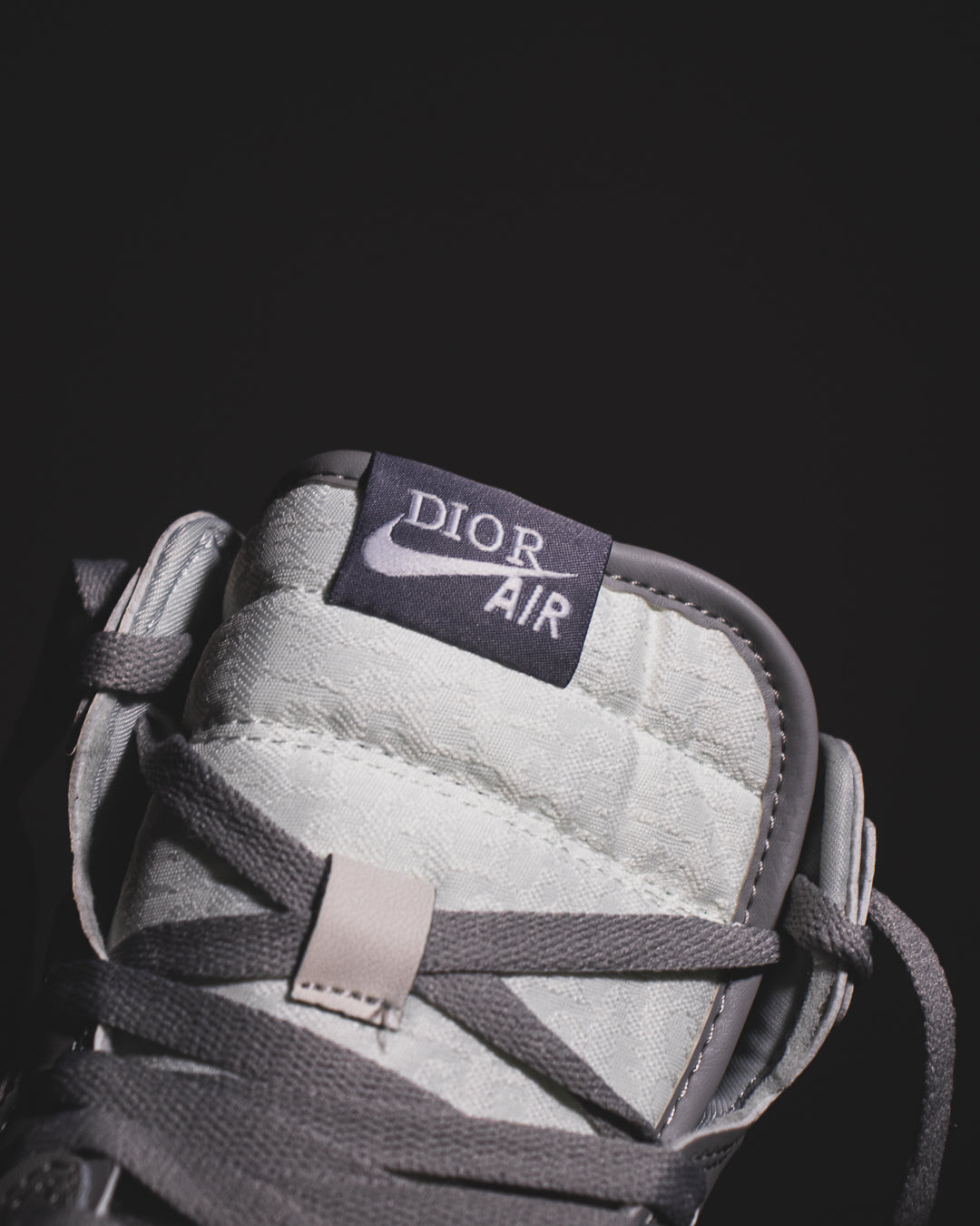 Air Jordan Retro 1 x Dior