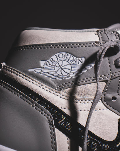 Air Jordan Retro 1 x Dior