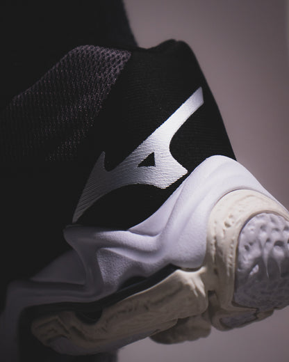 Mizuno Wave Lightning Z8