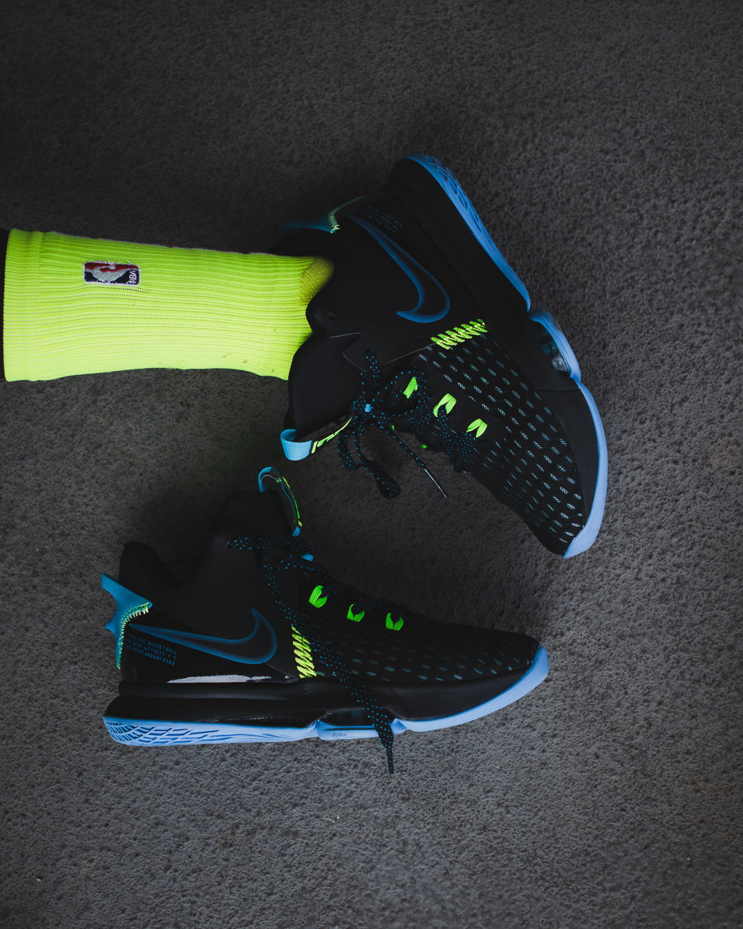 Nike LeBron Witness 5 PS 'Black Light Blue Fury'