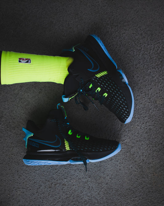 Nike LeBron Witness 5 PS 'Black Light Blue Fury'