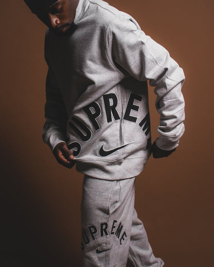 Buzo Supreme x Nike Arc