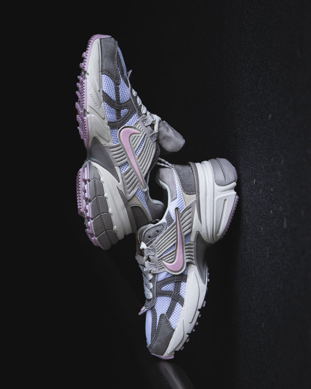 Nike v2k Apple