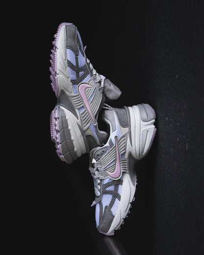 Nike v2k Apple