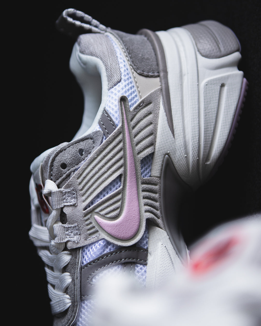 Nike v2k Apple