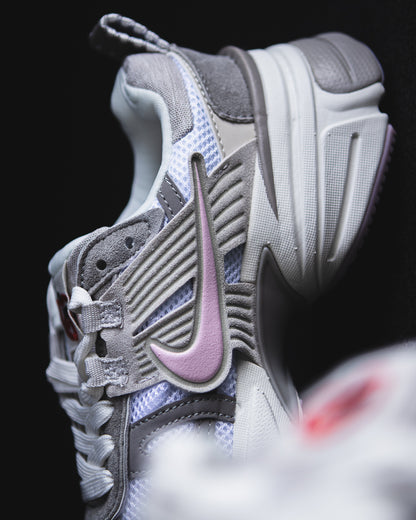 Nike v2k Apple