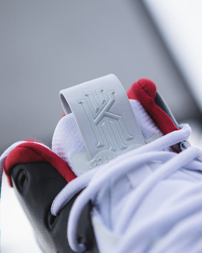 Nike Kyrie 4 White Black