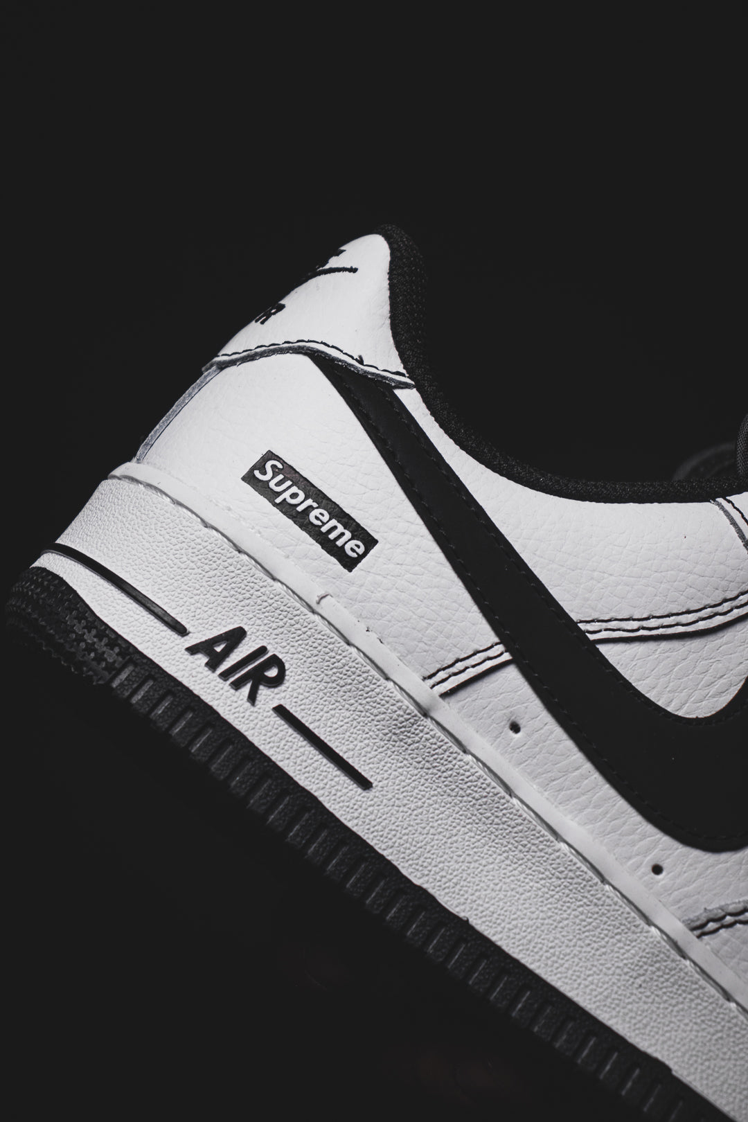 Nike Air Force One x Supreme