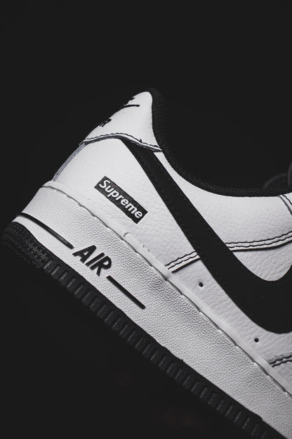 Nike Air Force One x Supreme