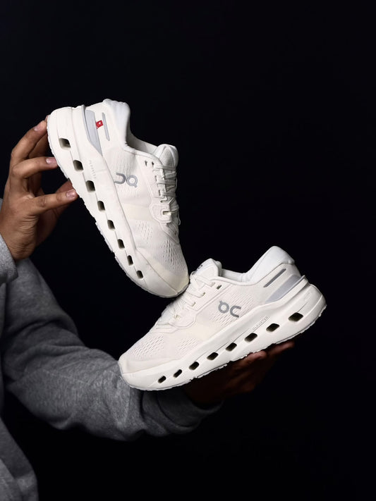 On Cloudrunner 3 White