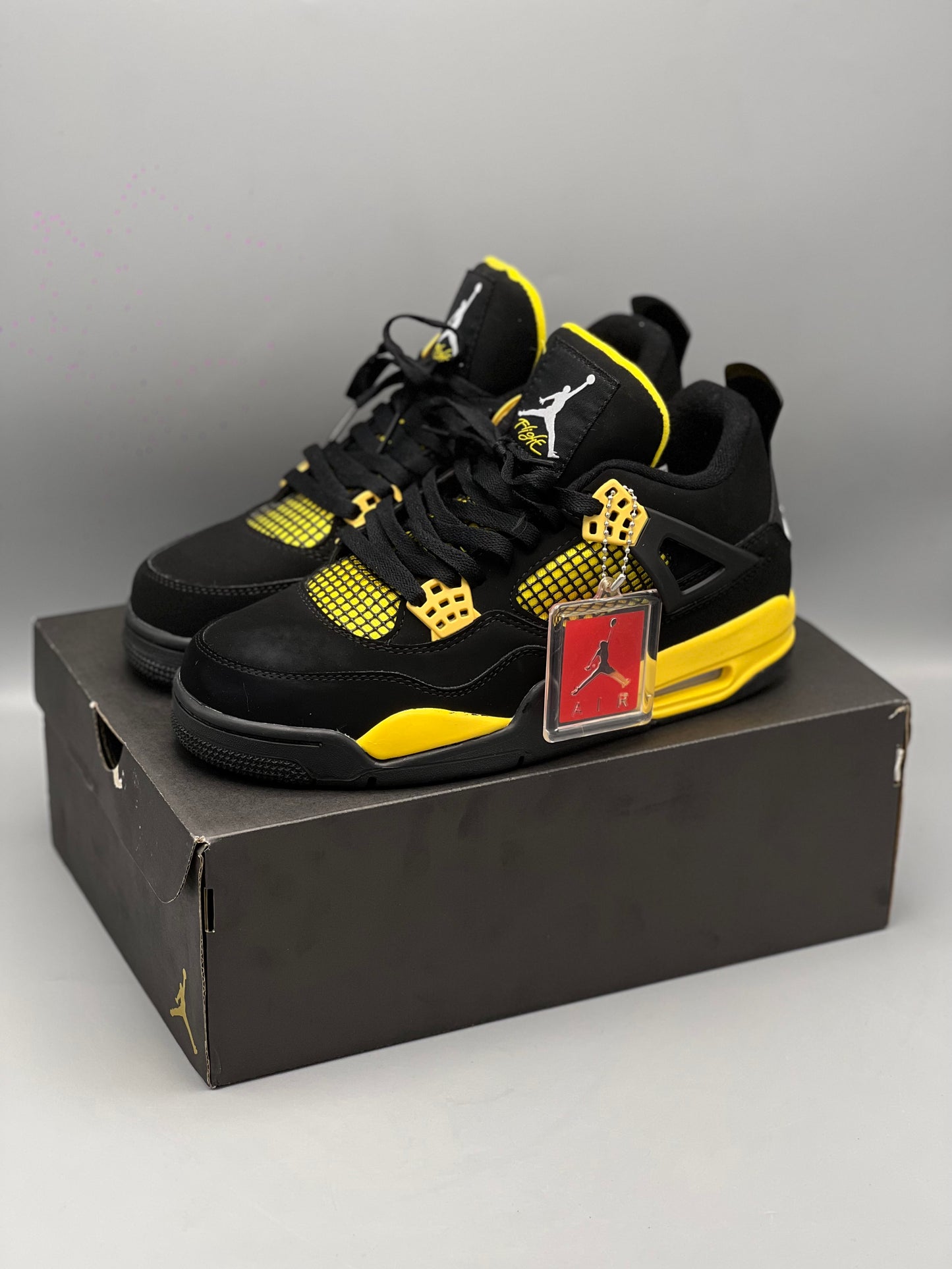 Air jordan retro 4 thunder