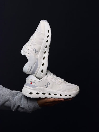 On Cloudrunner 3 White