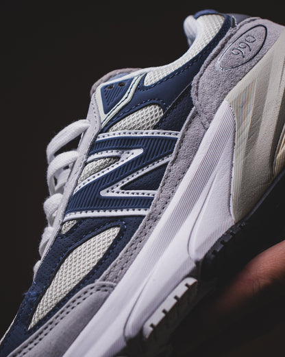 New Balance 990 v6