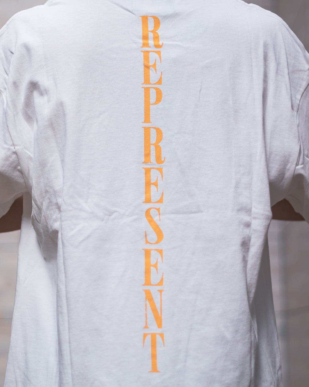 Camiseta represent