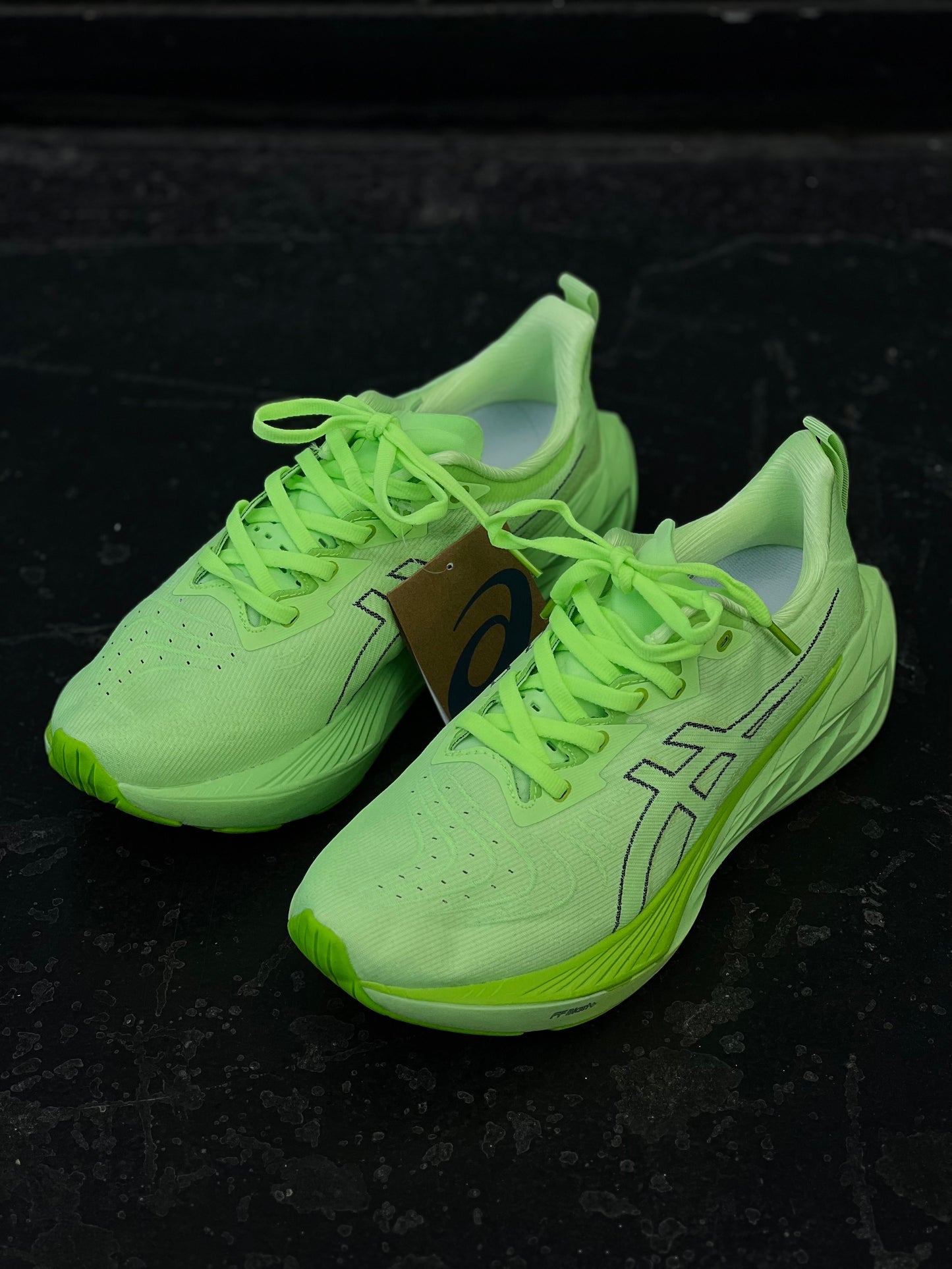 Asics Running Novablast 4