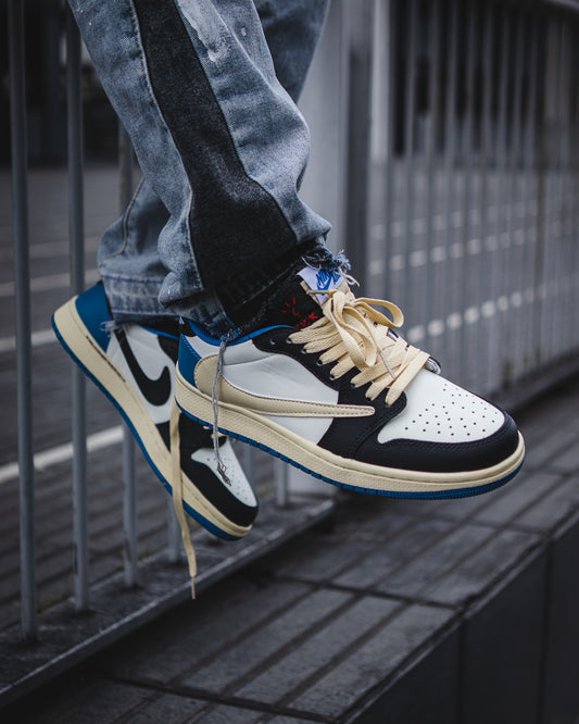Jordan 1 Retro Low OG SP Fragment x Travis Scott