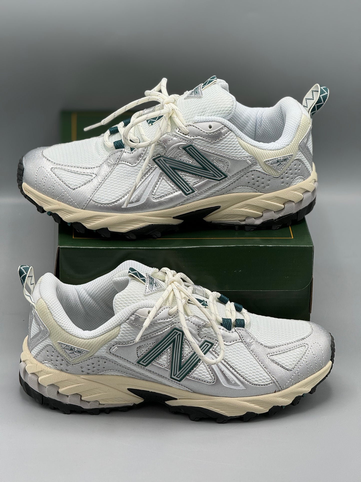 New balance 610 silver metallic reflection green