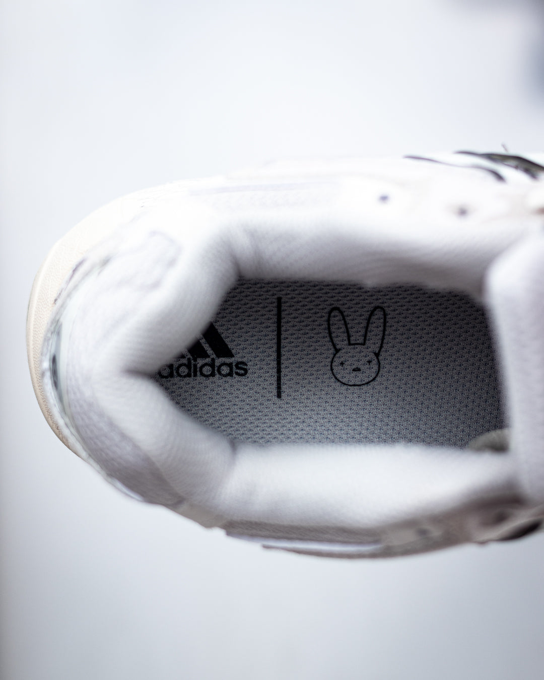 Adidas  Response CL White de adidas x Bad Bunny