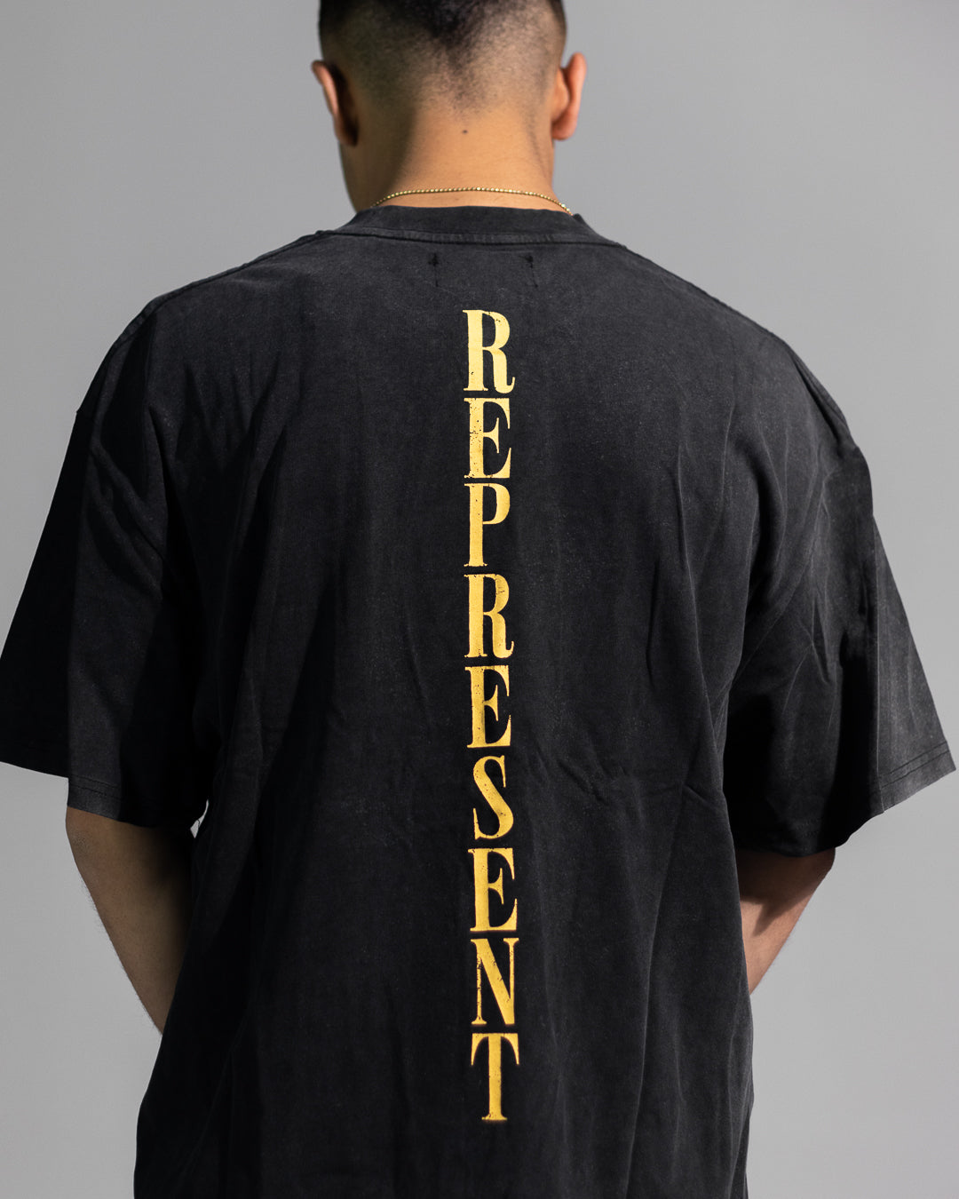 Camiseta represent