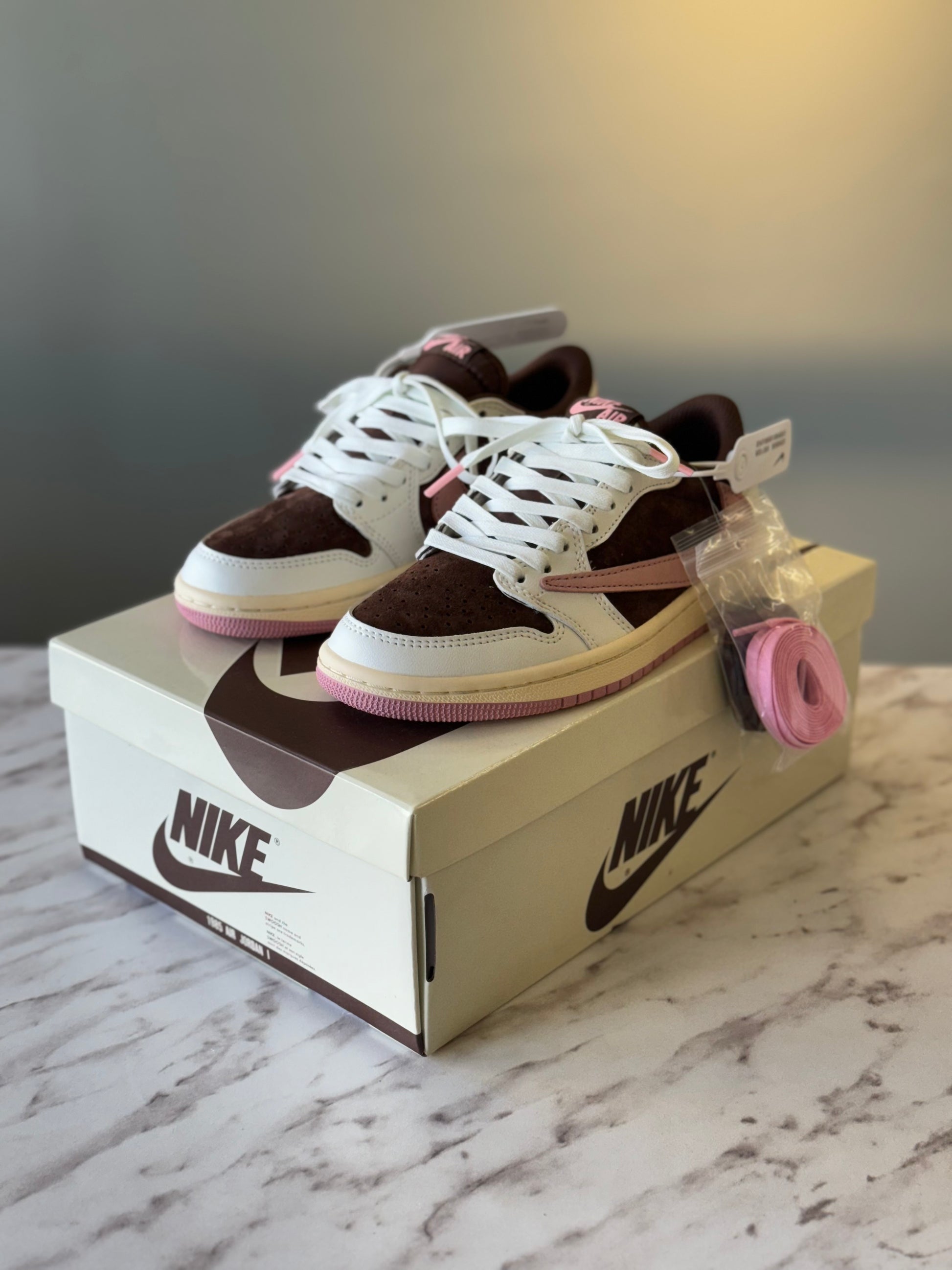 Air jordan retro travis scott