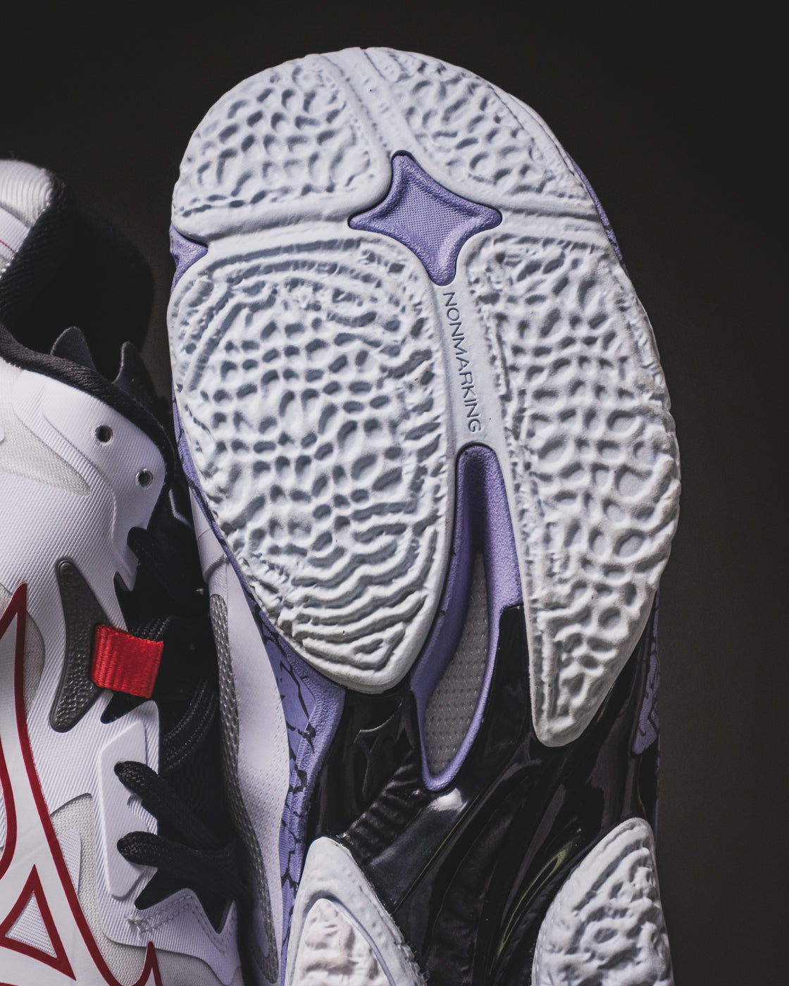 Mizuno Wave Lightning Z8