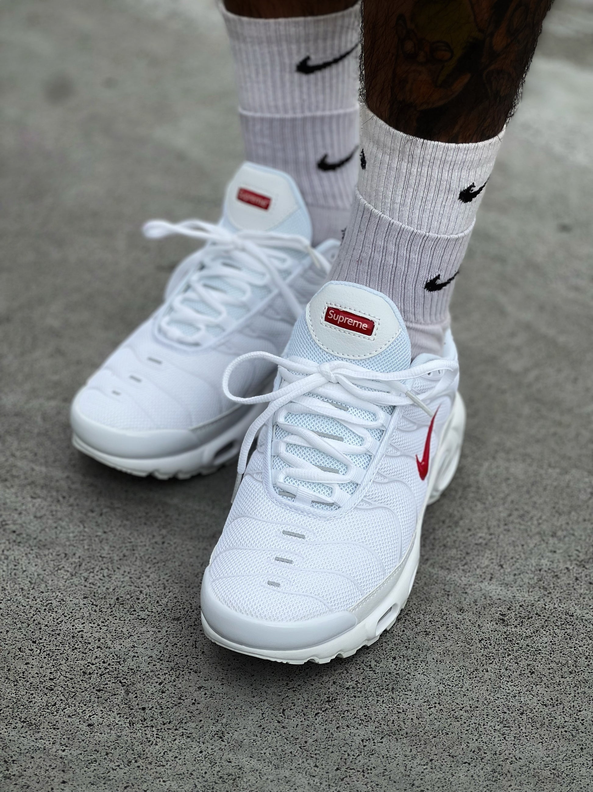 Nike Air Max tn x supreme1