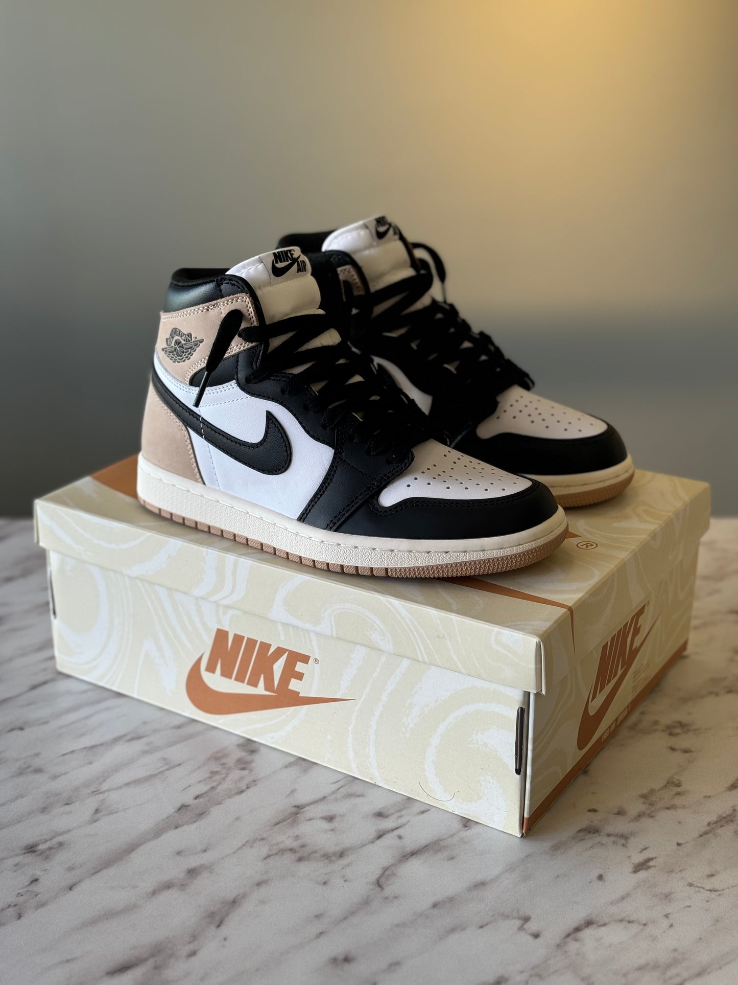 Air Jordan retro 1 latte