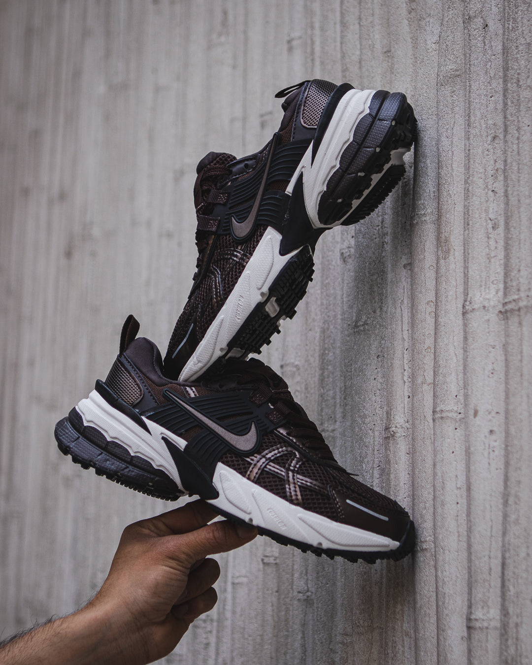 Nike v2k run light