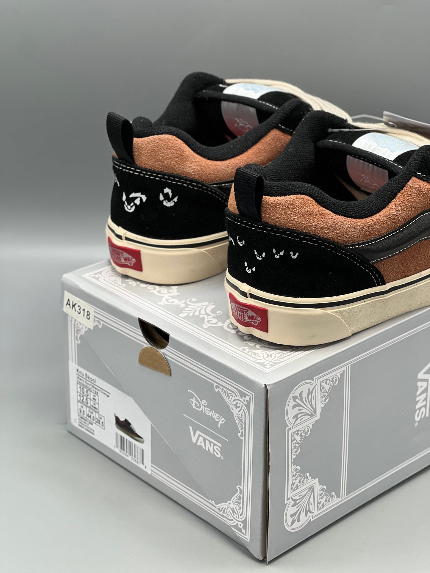 Vans KNU X Disney