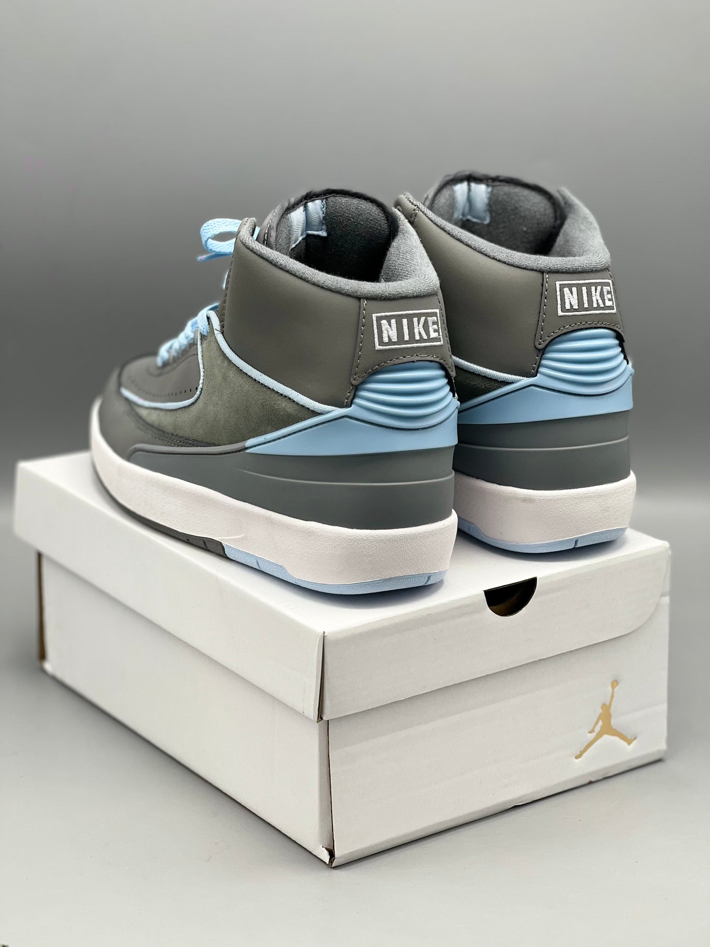 Air jordan retro 2