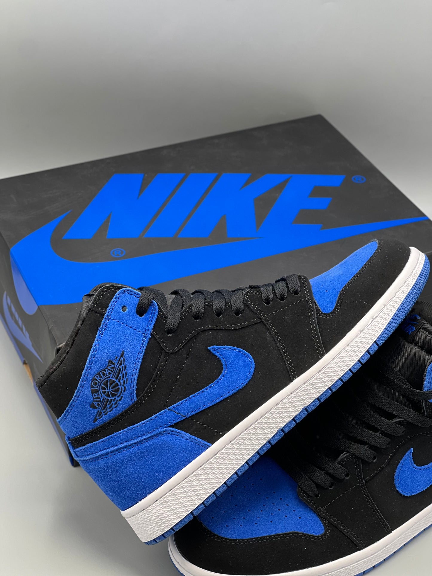 Nike Jordan retro 1 “royal reimagined”