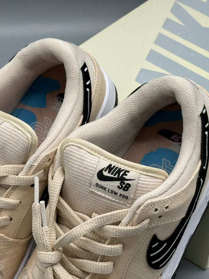 NIKE DUNK LOW SB [ALBINO & PRETO]