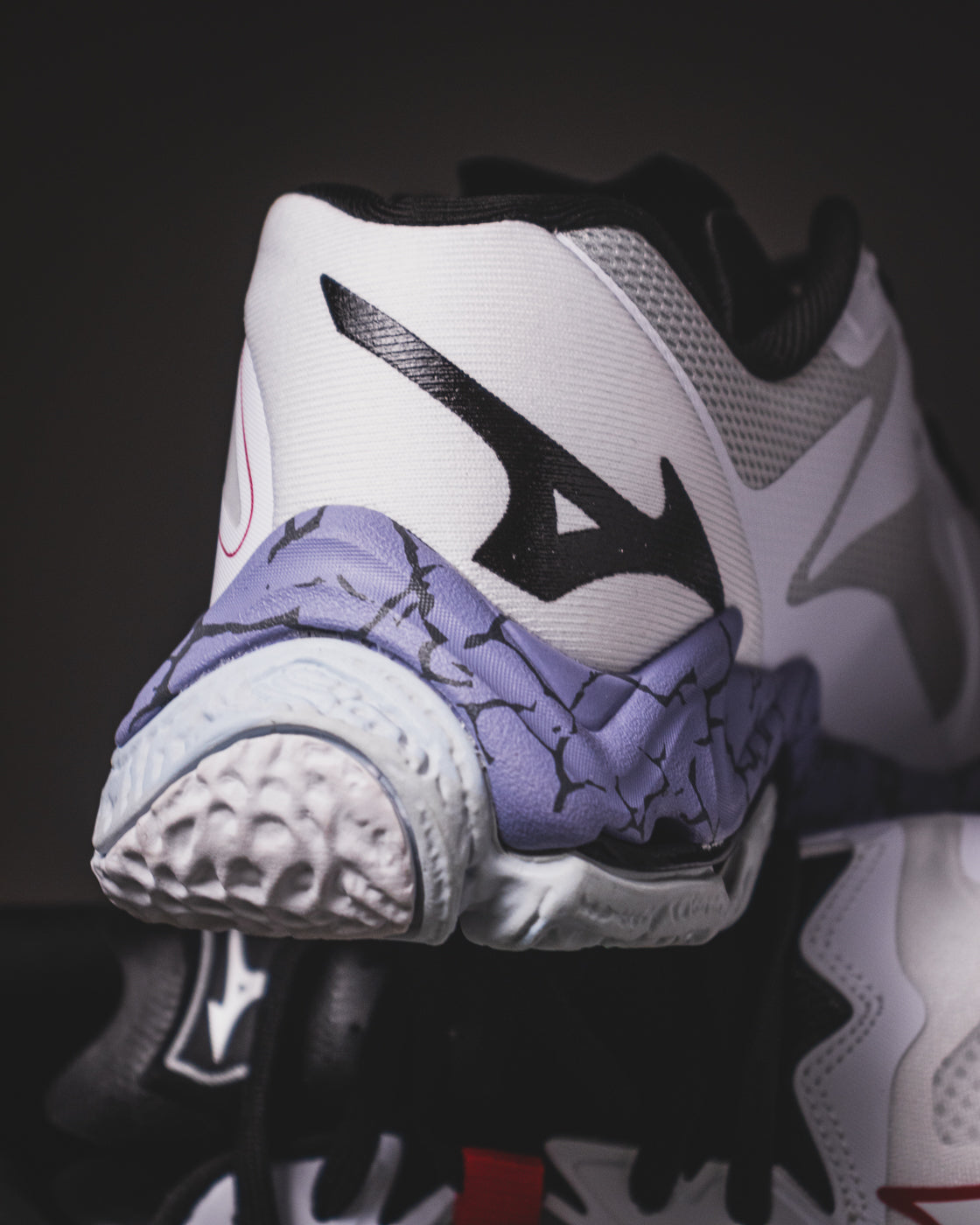 Mizuno Wave Lightning Z8