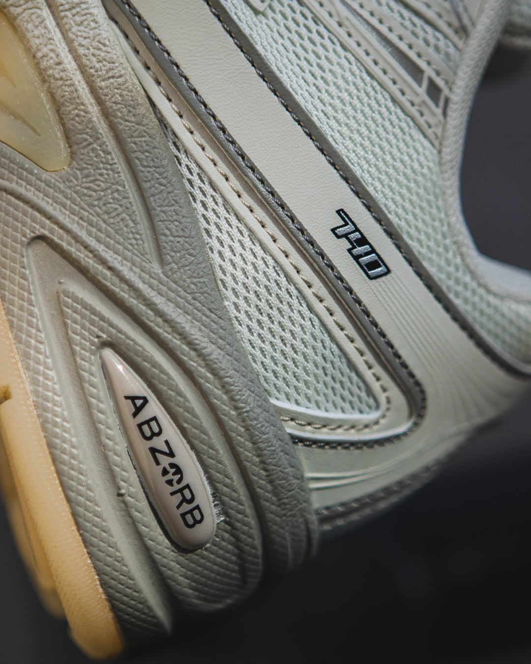New balance 740