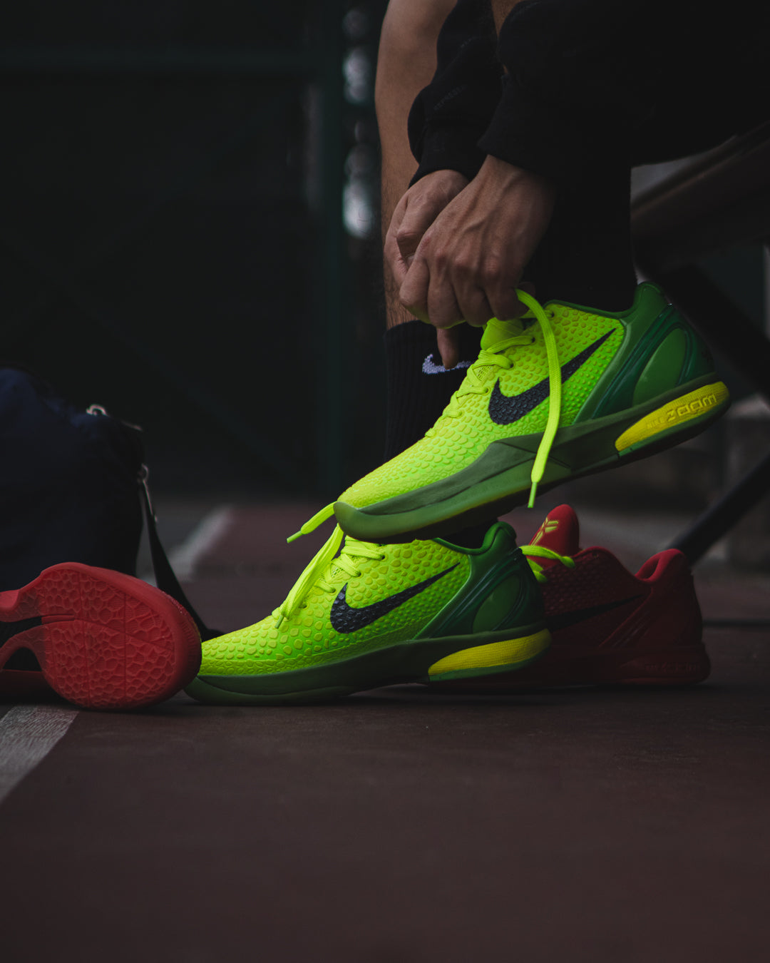 kobe protro grinch footlocker