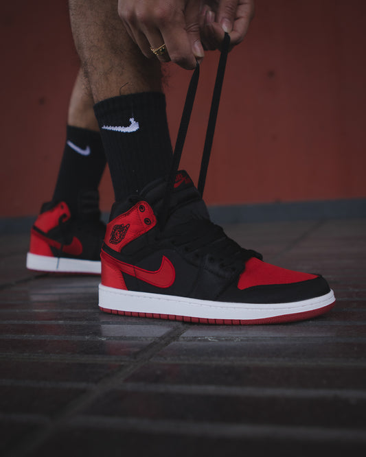Air Jordan 1 "Satin Bred"