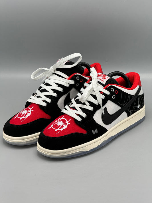 Nike sb “MILES MORALES” dunk low