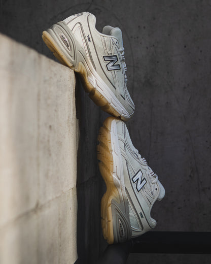 New balance 740