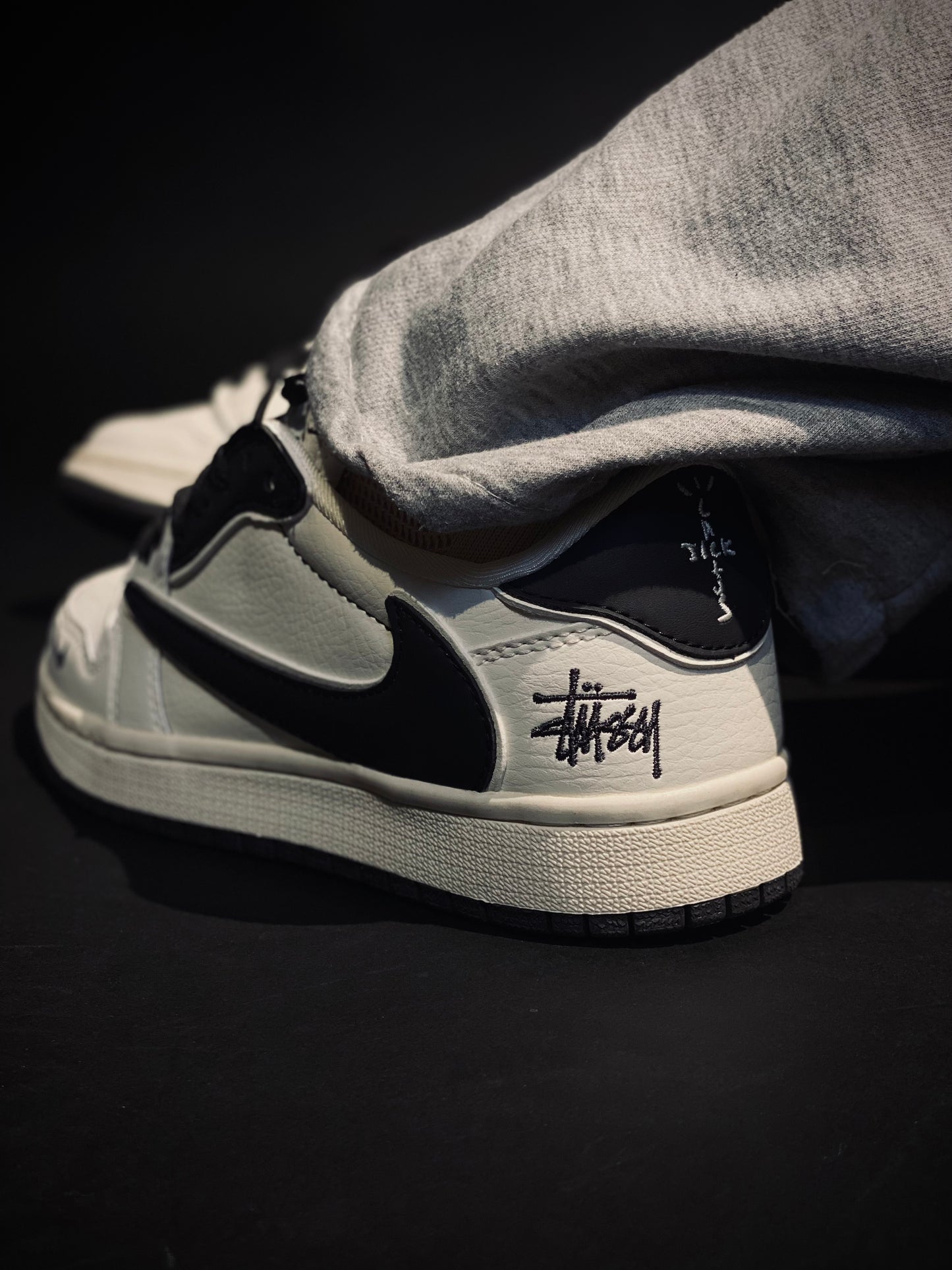 Air Jordan retro 1 low x stussy