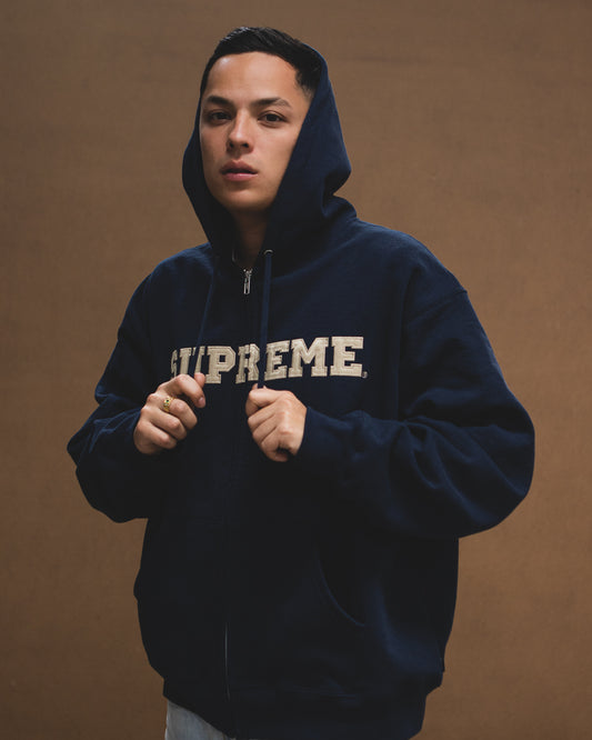 SUPREME COLLEGIATE APPLIQUE AZUL
