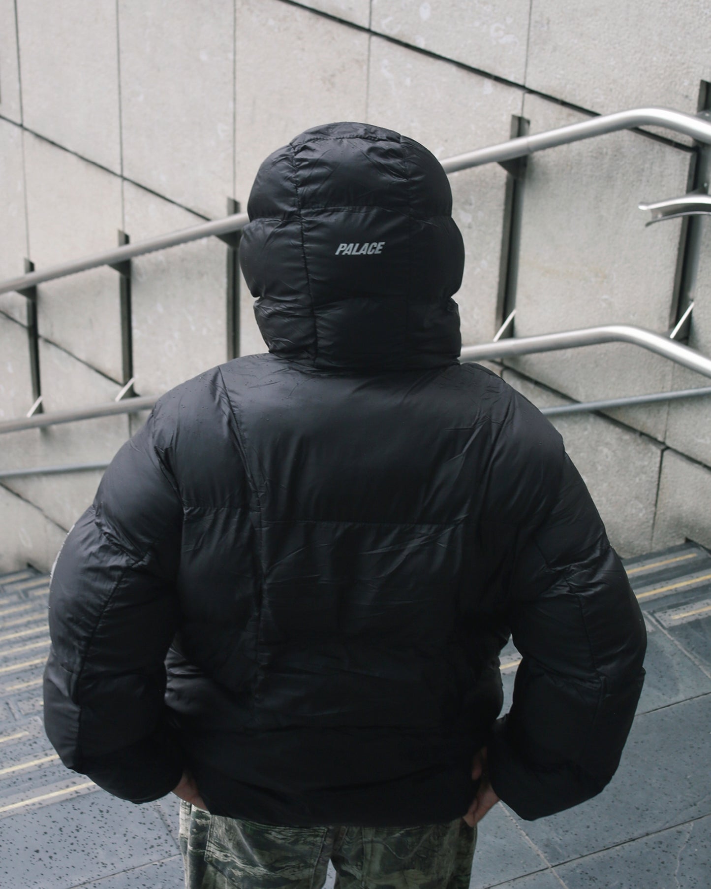 Chaqueta puffer + balaclava
