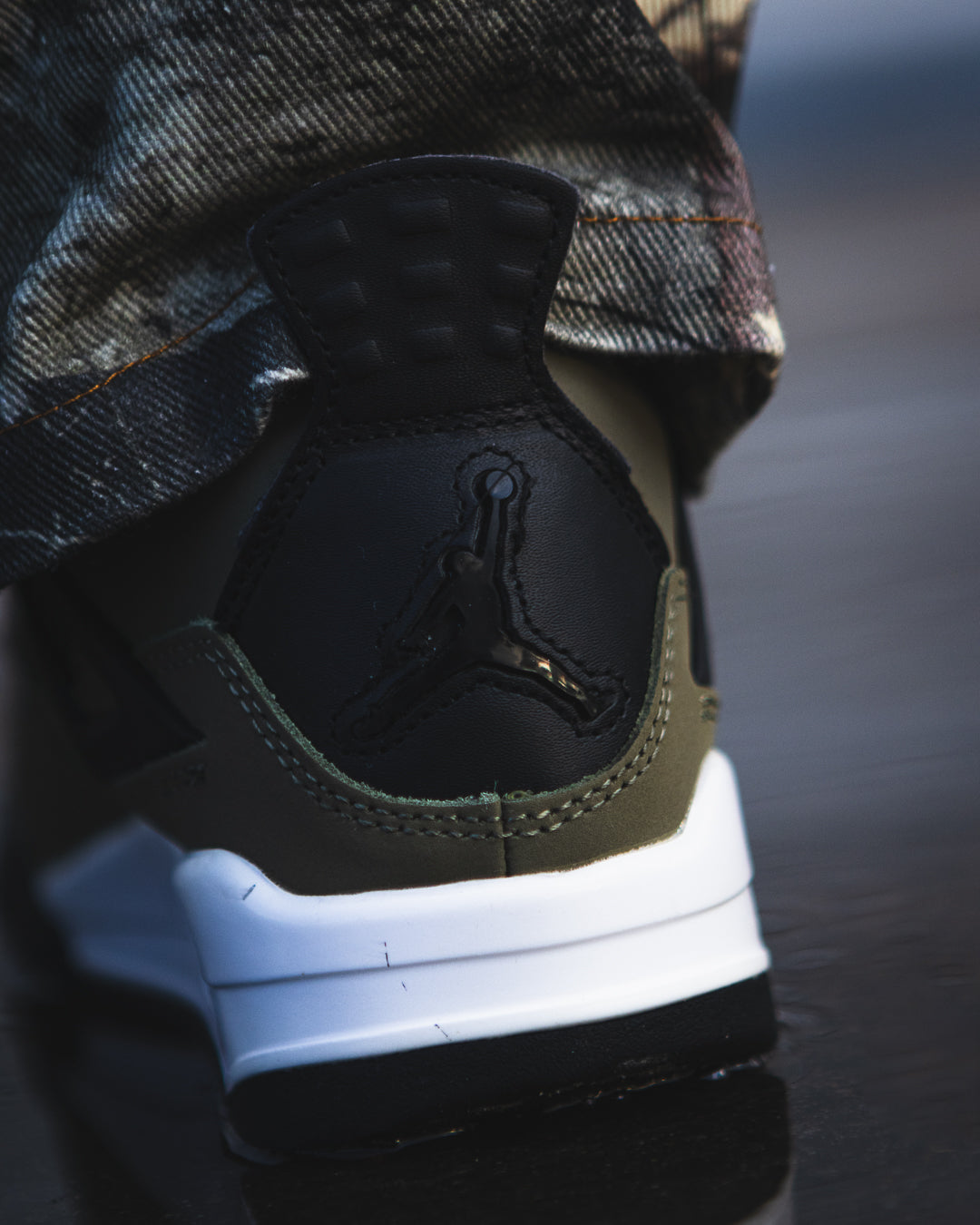 Air Jordan retro 4 x undefeated